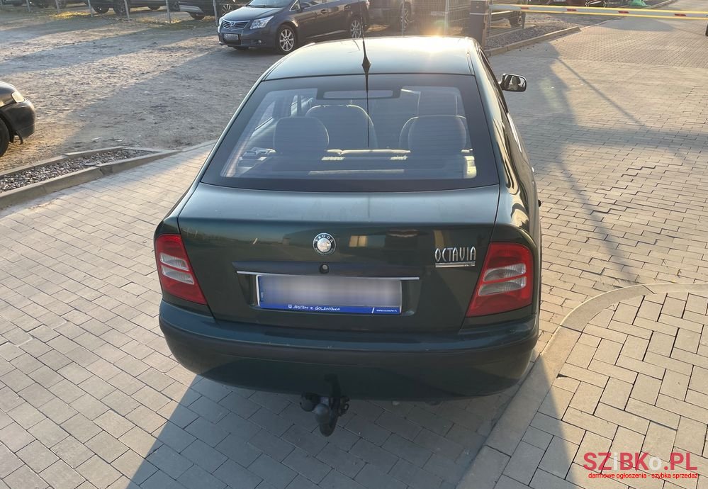 2002' Skoda Octavia 1.6 Classic photo #3
