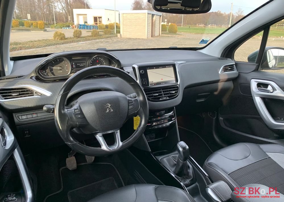 2019' Peugeot 2008 photo #5