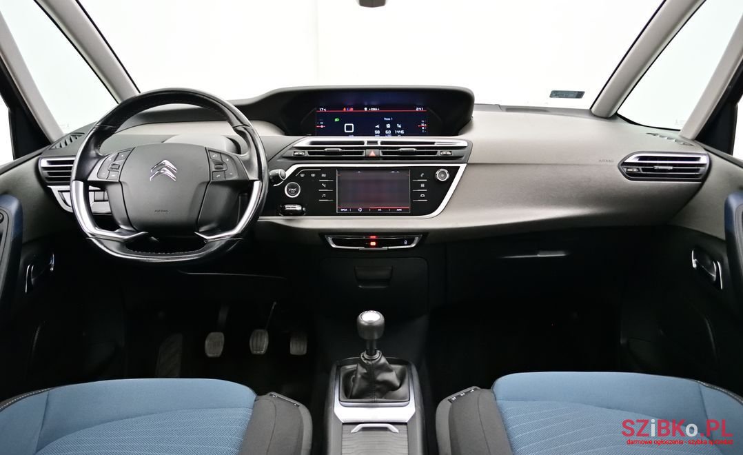 2017' Citroen C4 Picasso photo #6