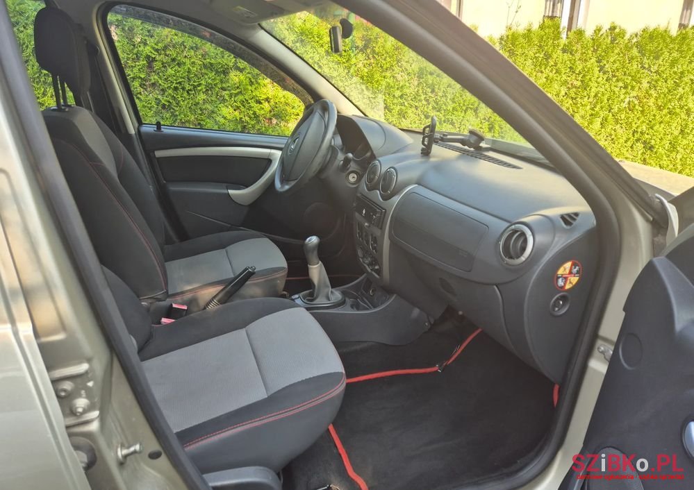 2012' Dacia Duster 1.6 Laureate photo #6