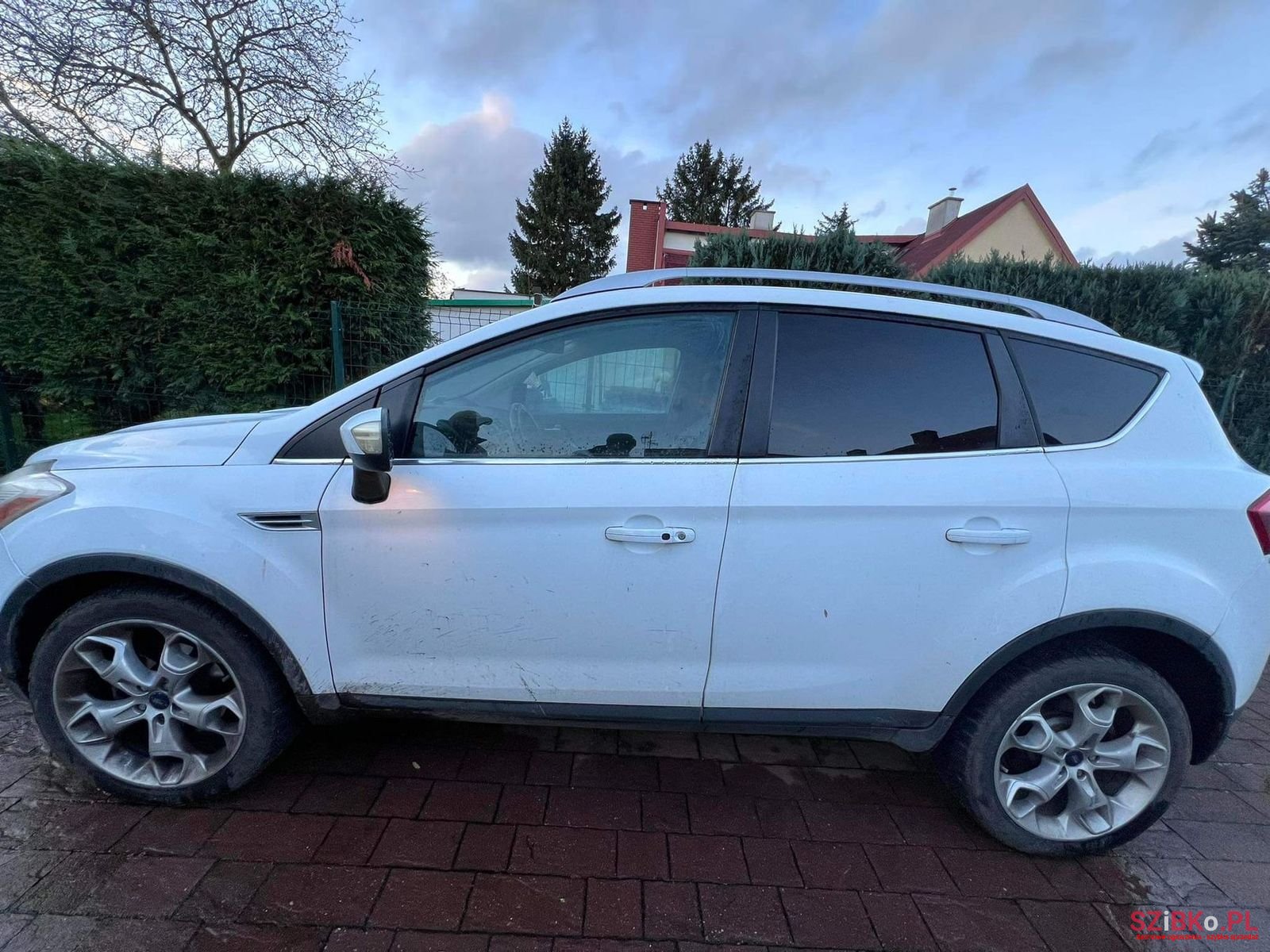 2011' Ford Kuga photo #3