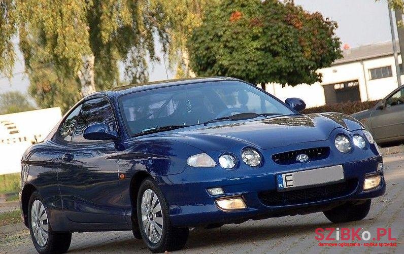 2000' Hyundai Coupe photo #2