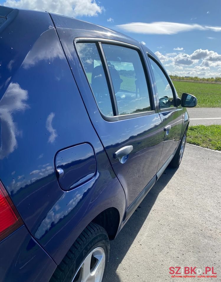 2009' Dacia Sandero photo #6
