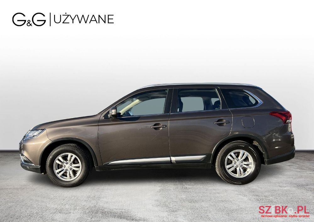 2018' Mitsubishi Outlander 2.0 City Style 2Wd photo #2