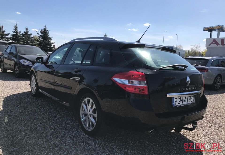 2010' Renault Laguna photo #3