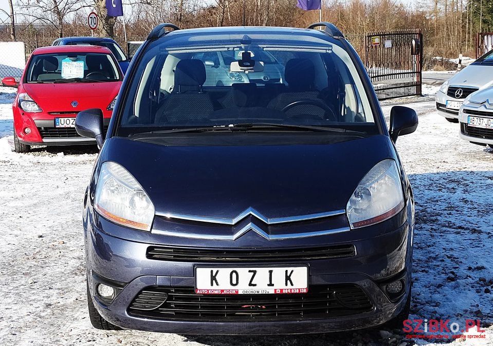 2009' Citroen C4 Grand Picasso photo #2