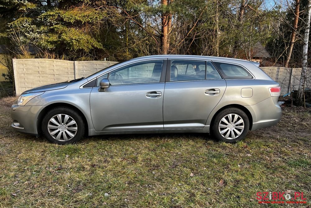 2009' Toyota Avensis 2.0 D-4D Sol photo #3