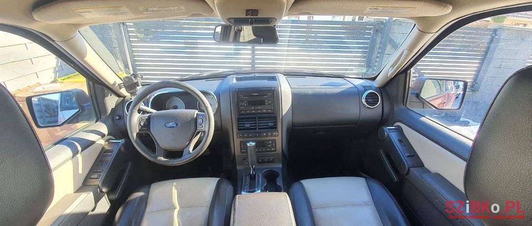 2007' Ford Explorer photo #6