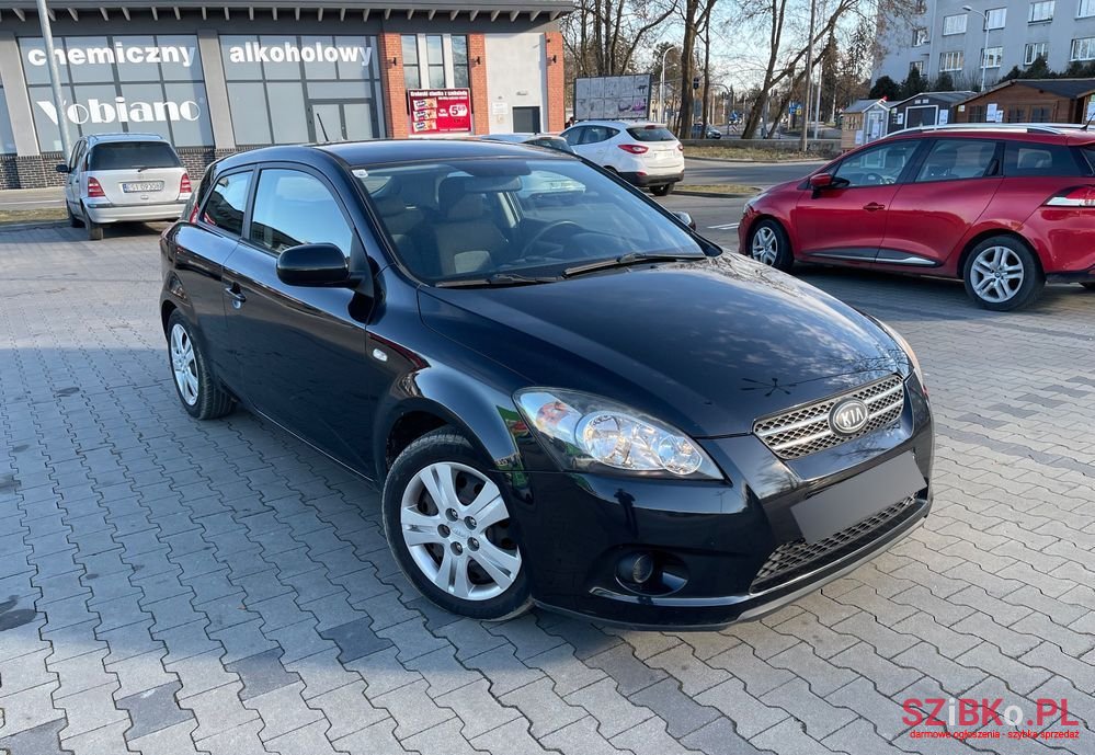 2010' Kia Ceed photo #1