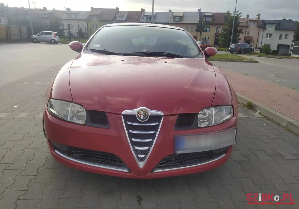 2007' Alfa Romeo GT photo #2