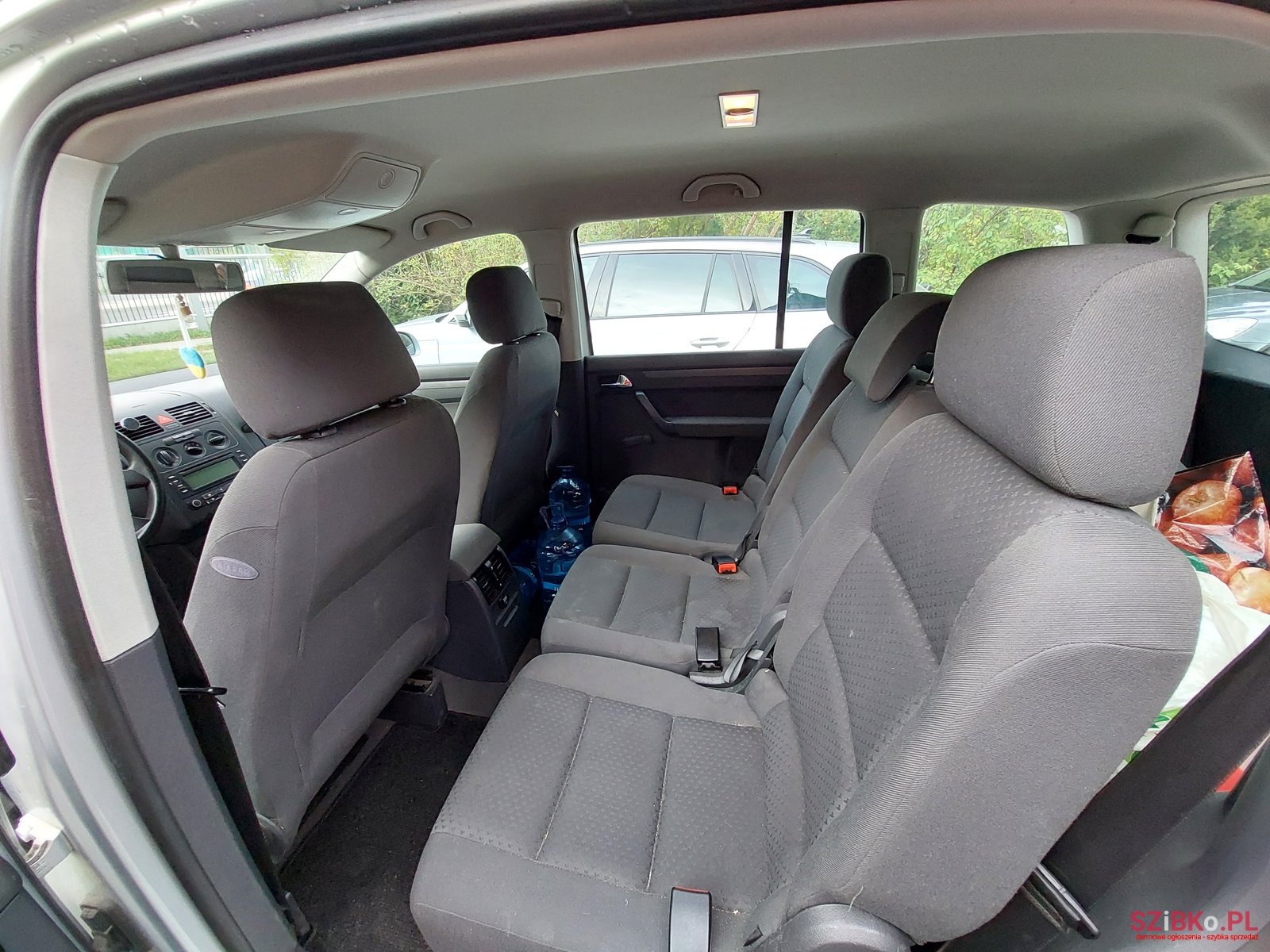 2004' Volkswagen Touran photo #7