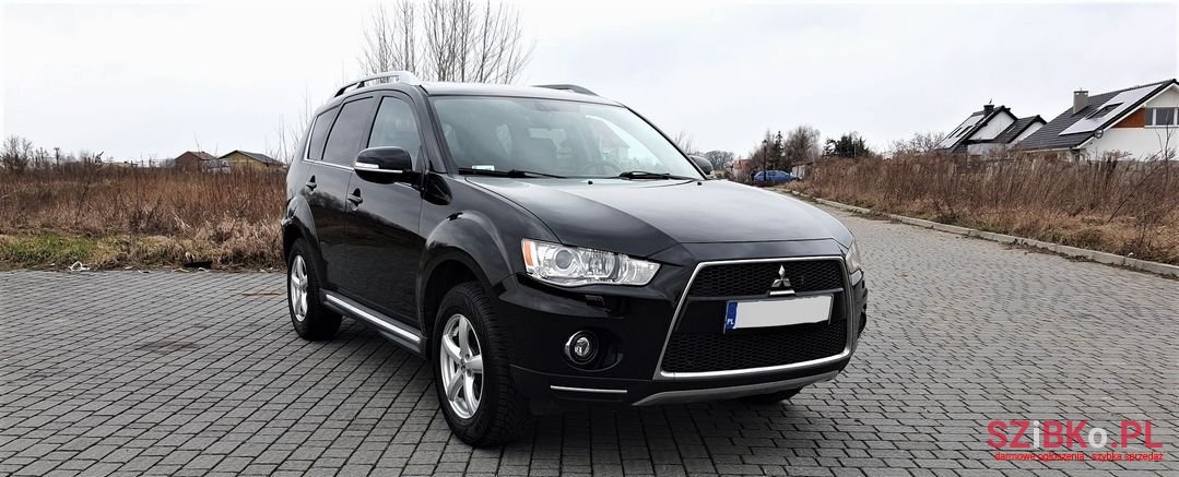 2010' Mitsubishi Outlander photo #5