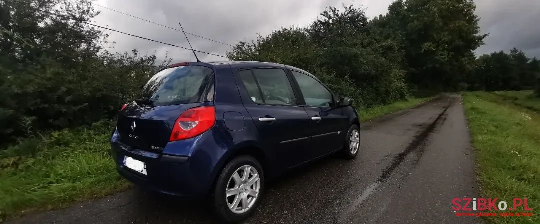 2005' Renault Clio photo #3