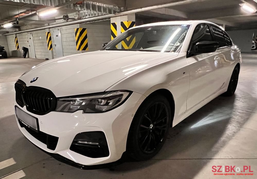 2020' BMW 3 Series 318I M Sport photo #1