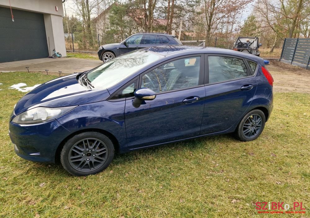 2009' Ford Fiesta photo #4