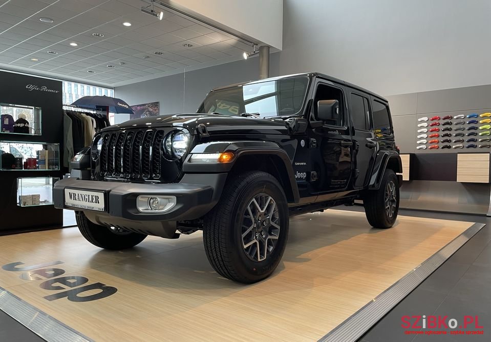 2022' Jeep Wrangler photo #3