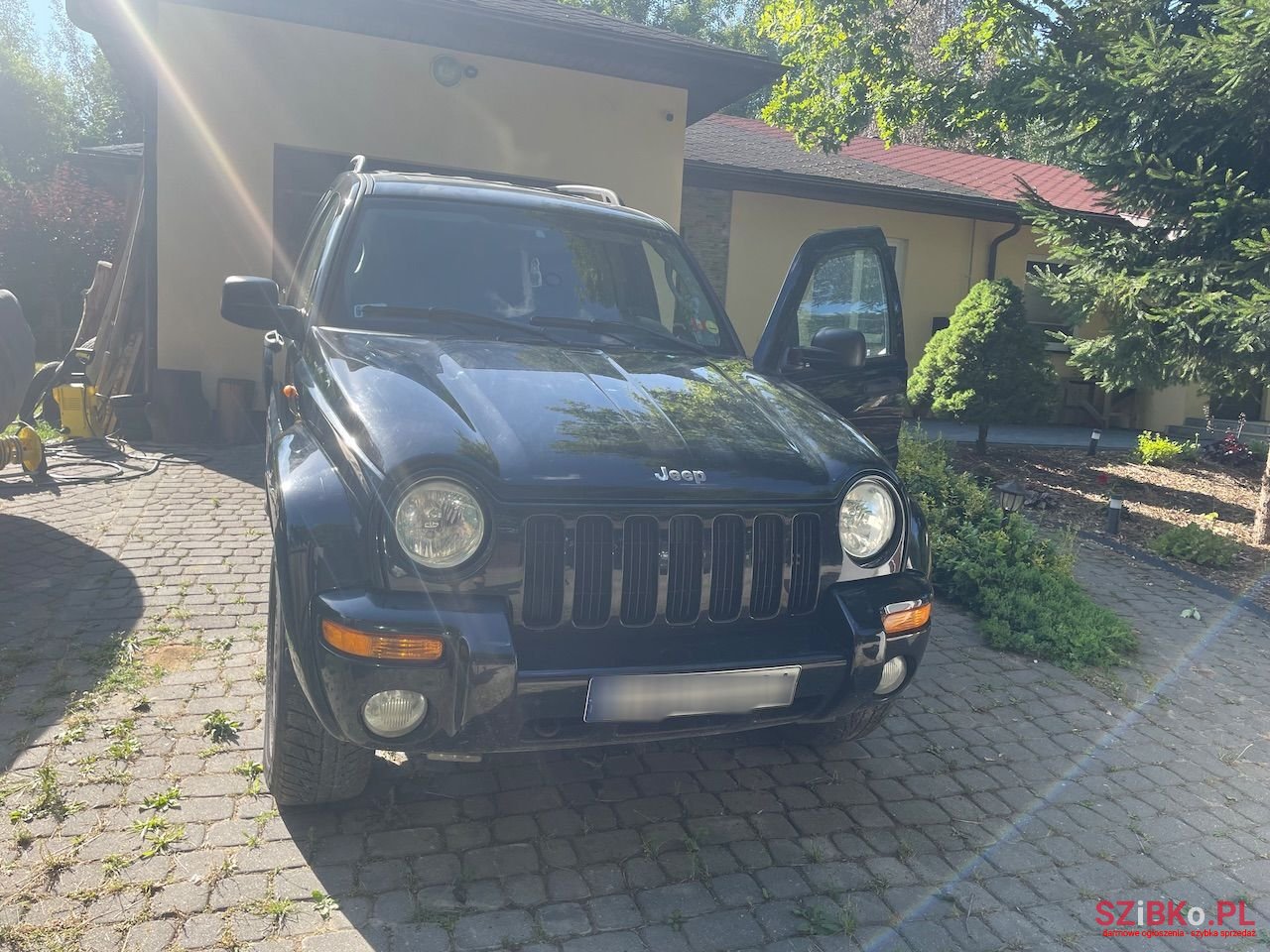 2002' Jeep Cherokee photo #3