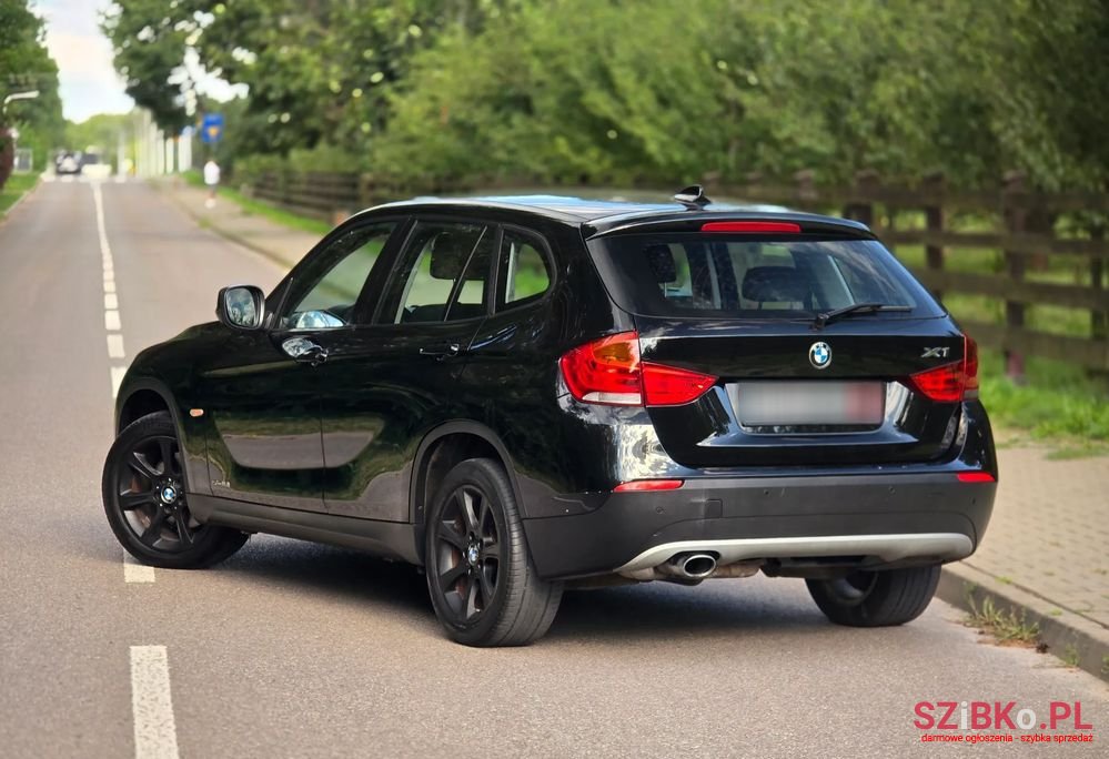2011' BMW X1 Sdrive18I photo #2