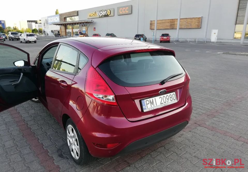 2011' Ford Fiesta photo #3