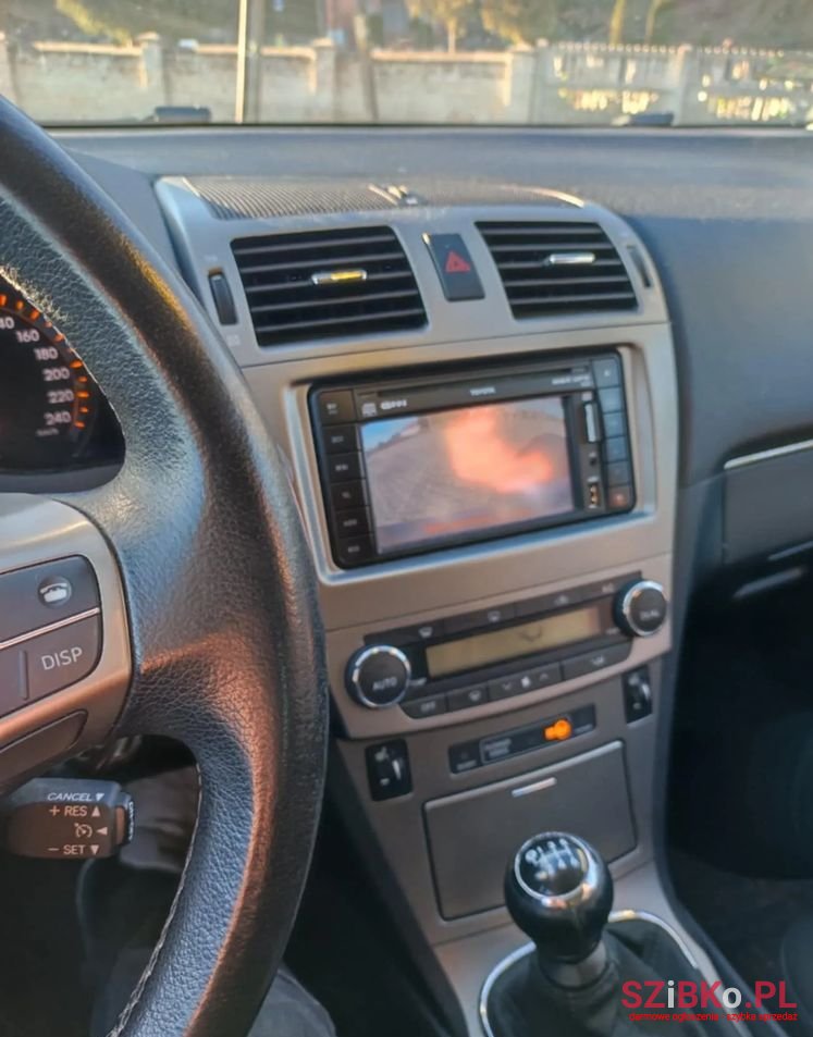 2010' Toyota Avensis 1.8 Sol Plus photo #6