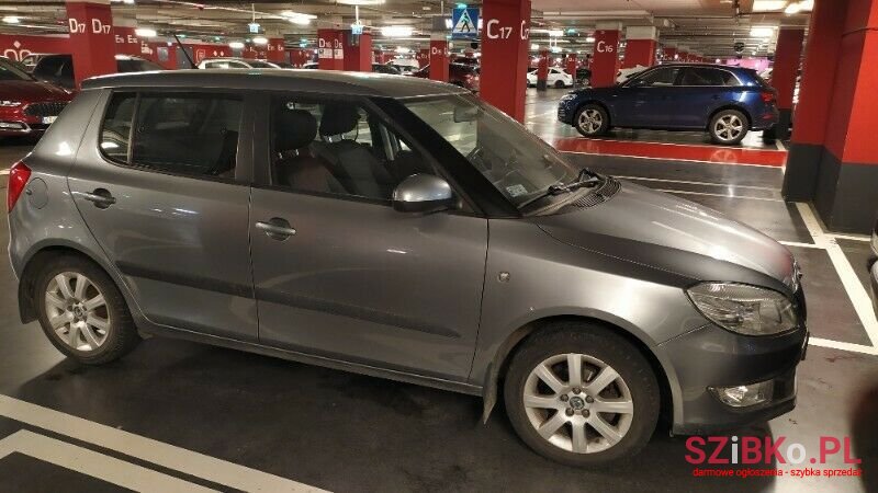 2011' Skoda Fabia photo #2