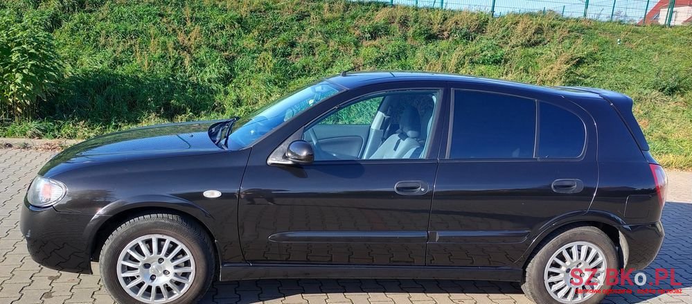 2005' Nissan Almera photo #1