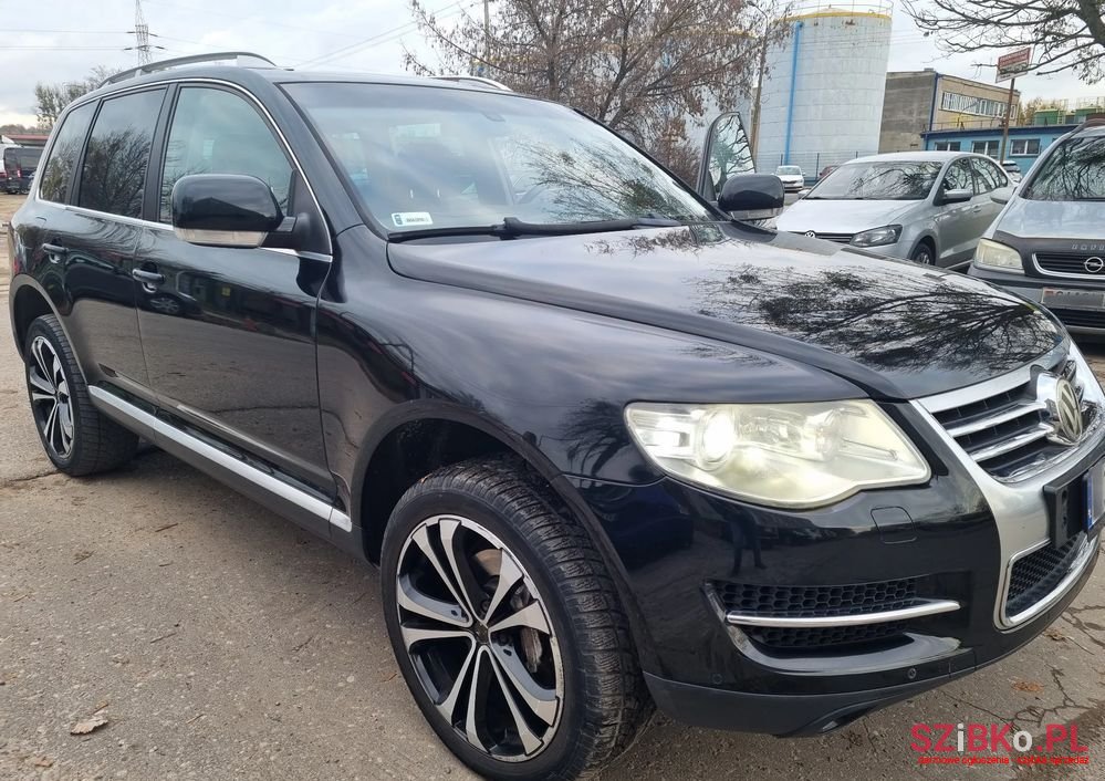 2007' Volkswagen Touareg photo #2