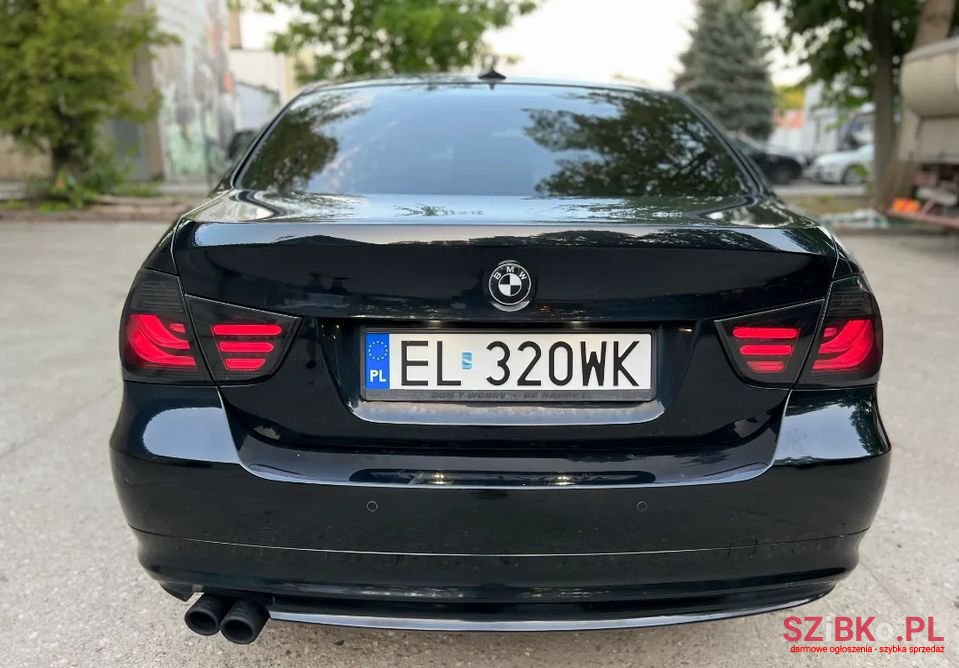 2010' BMW Seria 3 Ver-320D photo #3