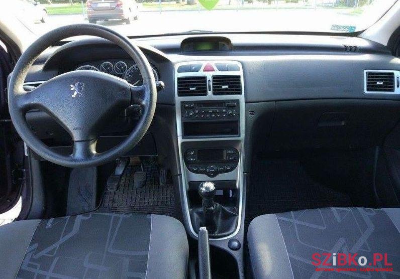 2001' Peugeot 307 photo #1