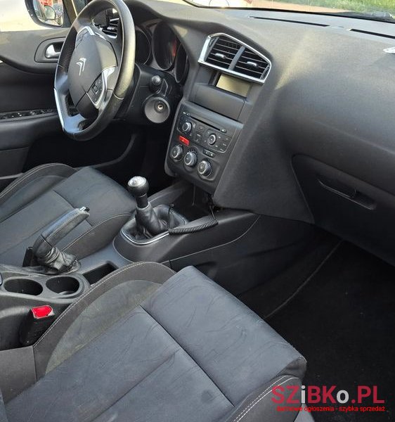 2011' Citroen C4 photo #3