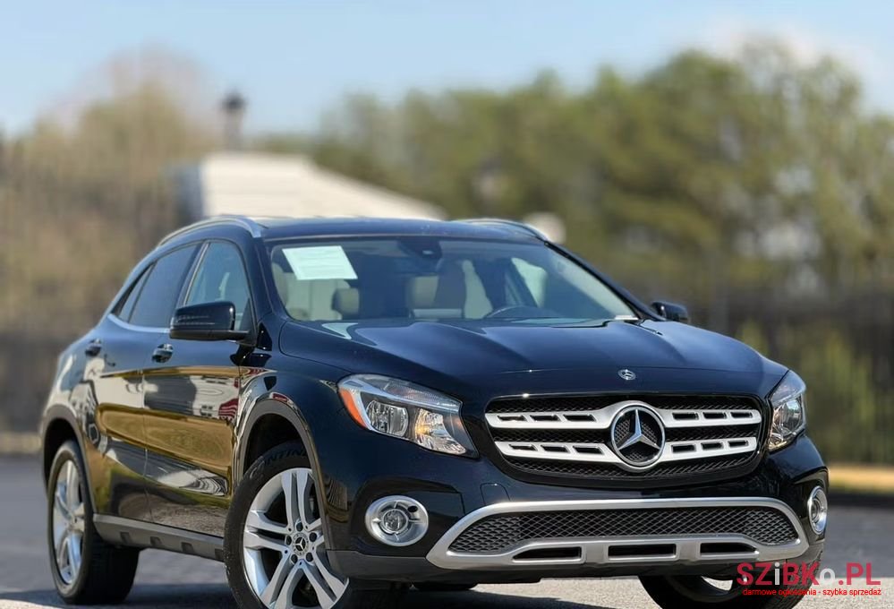 2018' Mercedes-Benz GLA 250 7G-Dct photo #1