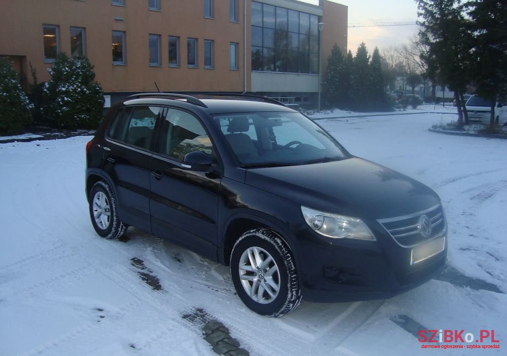 2010' Volkswagen Tiguan photo #1