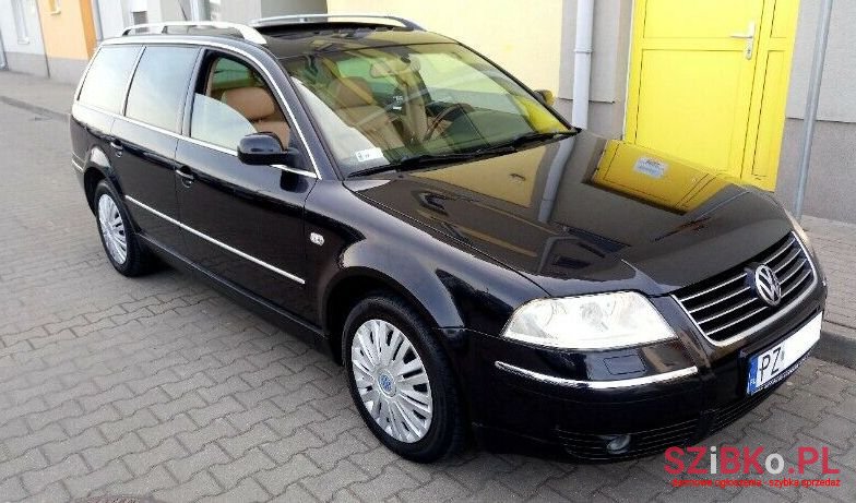 2001' Volkswagen Passat photo #1