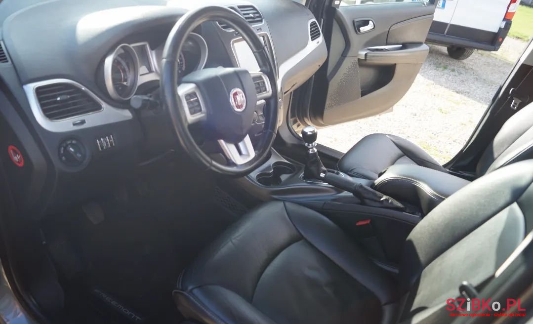 2012' Fiat Freemont photo #5