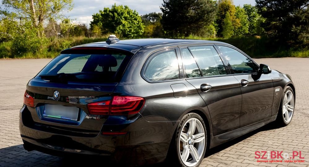 2014' BMW 5 Series 520D Touring Sport-Aut photo #6