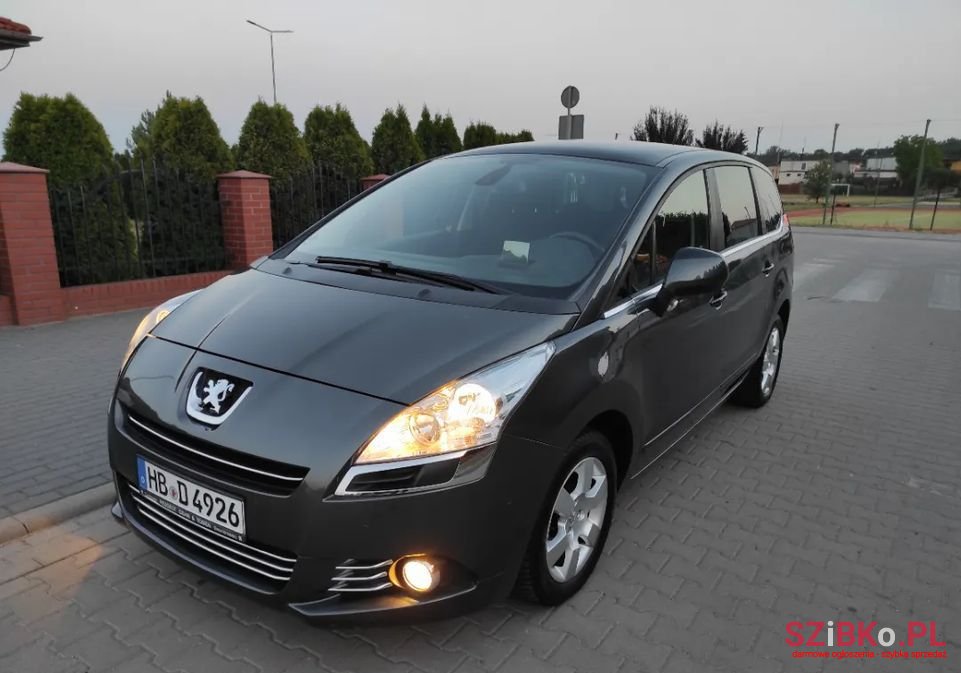 2010' Peugeot 5008 photo #3