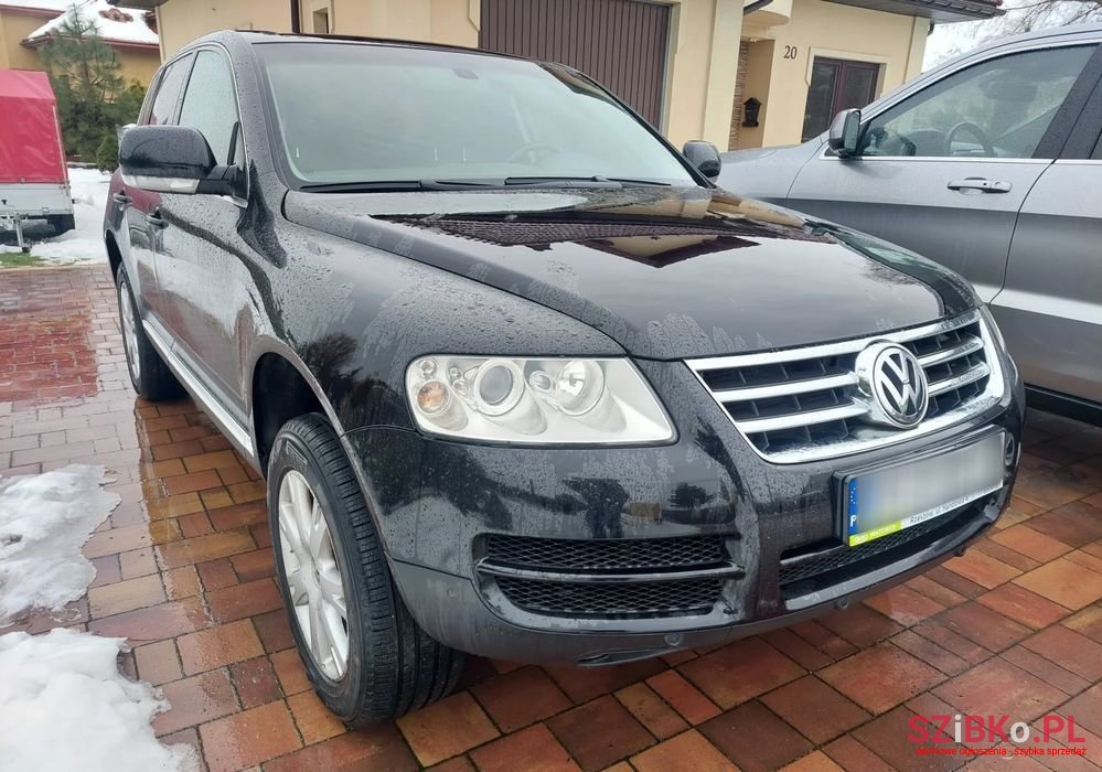 2005' Volkswagen Touareg photo #2