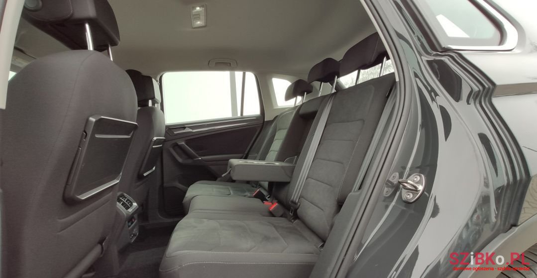 2017' Volkswagen Tiguan photo #1