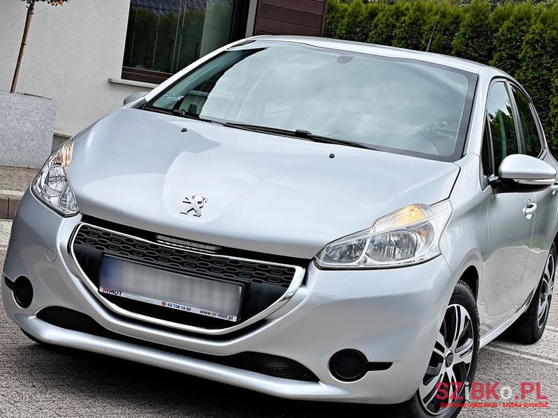2012' Peugeot 208 1.4 Hdi Active Pack photo #2