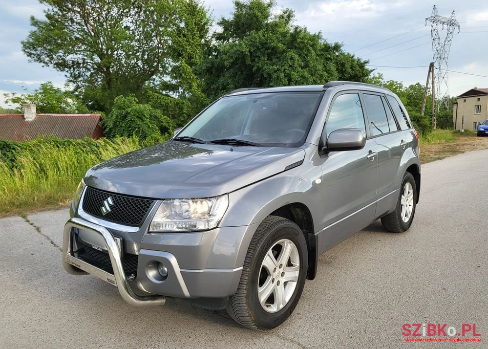 2005' Suzuki Grand Vitara 2.0 De Luxe photo #1