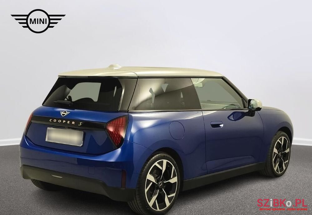 2023' MINI Cooper photo #6