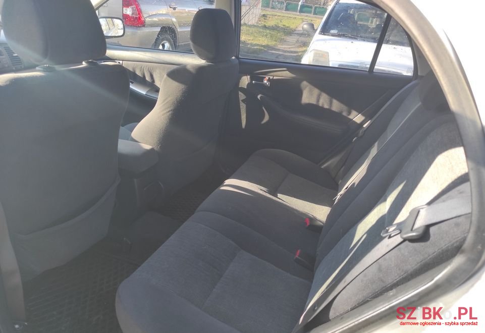 2002' Toyota Corolla photo #2