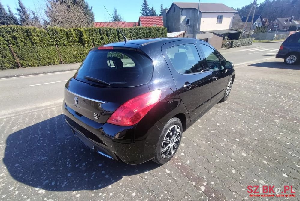 2012' Peugeot 308 photo #2