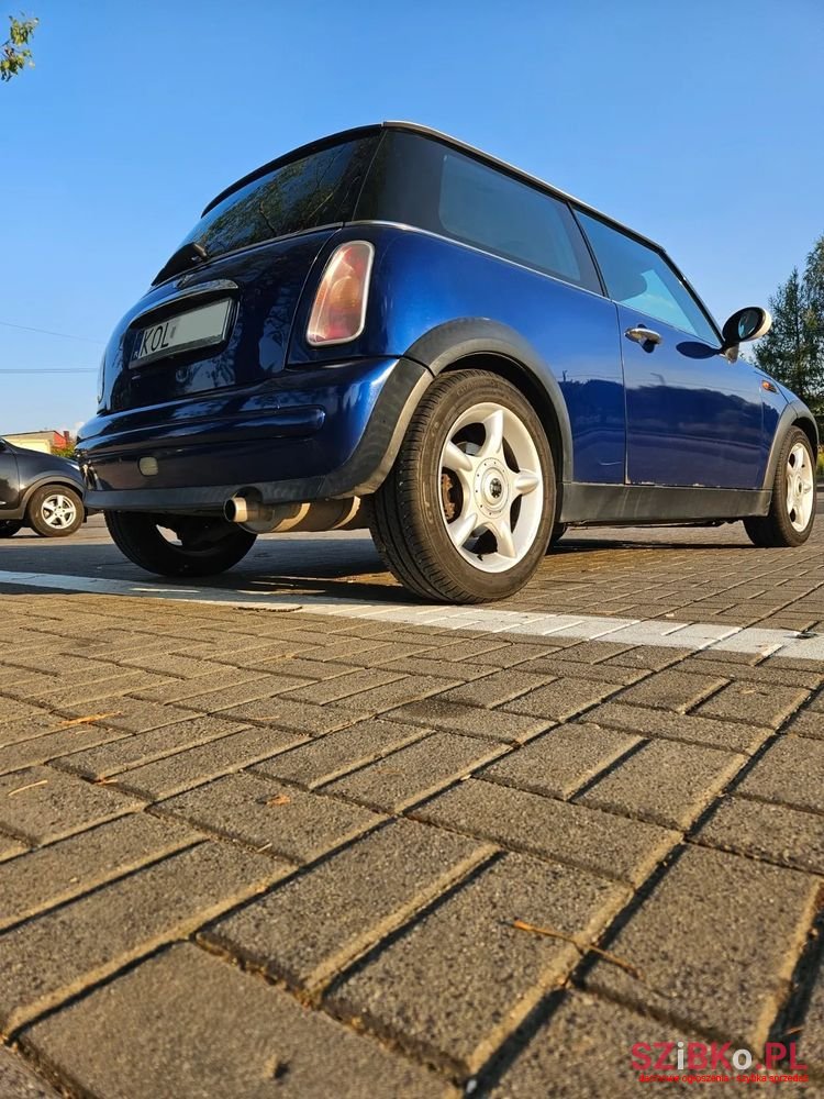 2002' MINI One photo #5