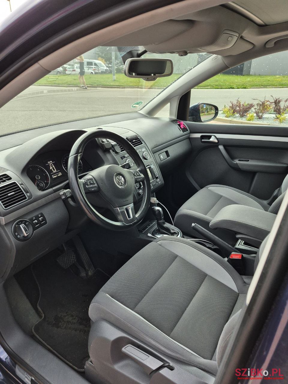 2014' Volkswagen Touran photo #5