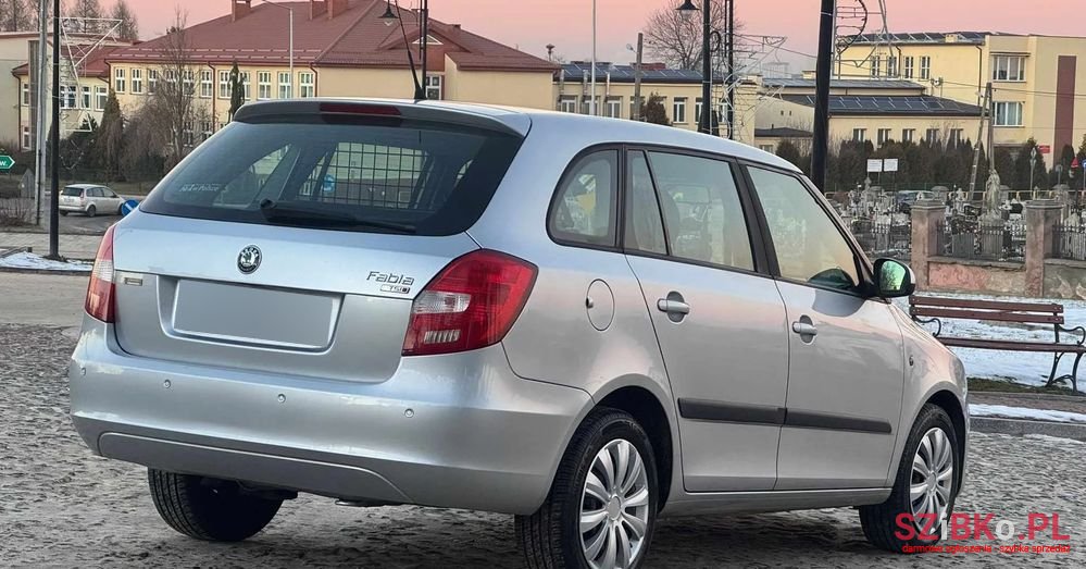 2010' Skoda Fabia 1.2 Tsi Fresh Plus photo #6