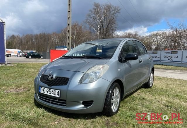 2007' Toyota Yaris photo #1