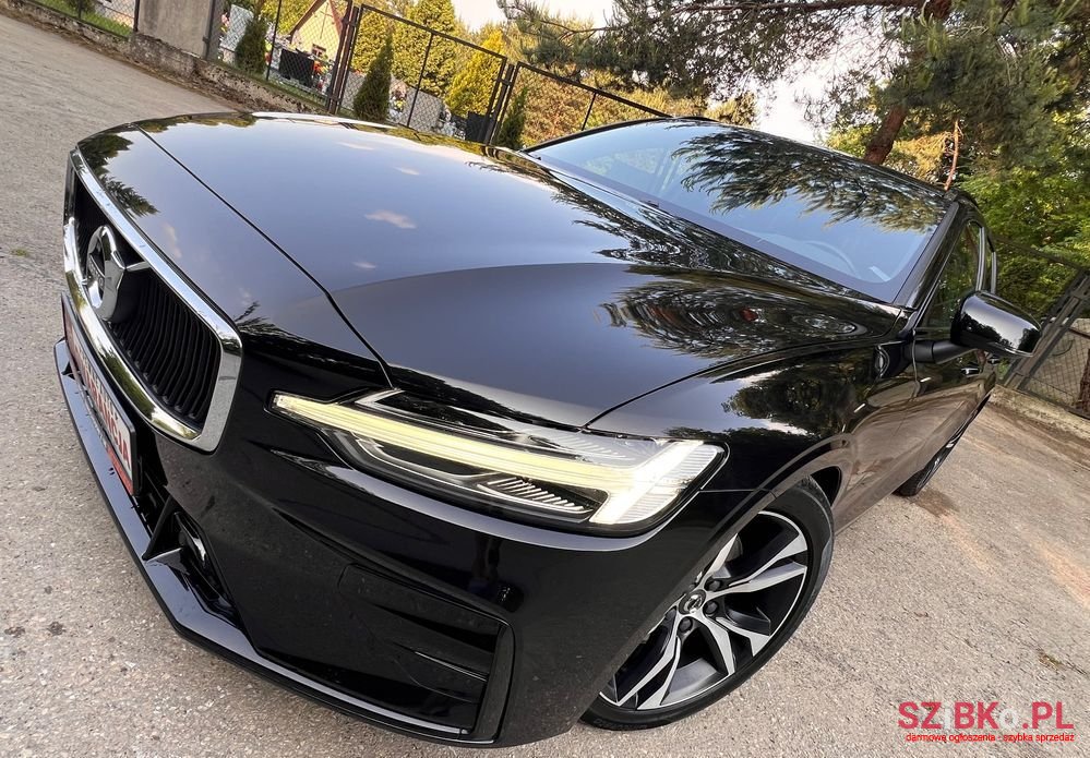 2021' Volvo V60 B4 D photo #4
