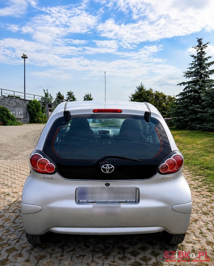 2011' Toyota Aygo 1.0 Vvt-I Terra photo #3
