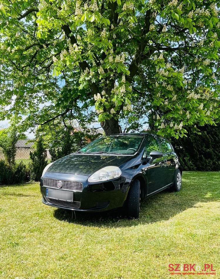 2009' Fiat Grande Punto photo #4